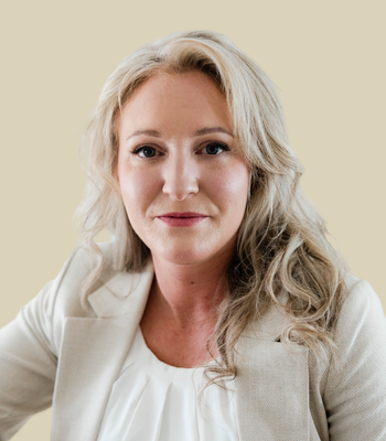 Portrait of Jennifer Dyet, REALTOR®.